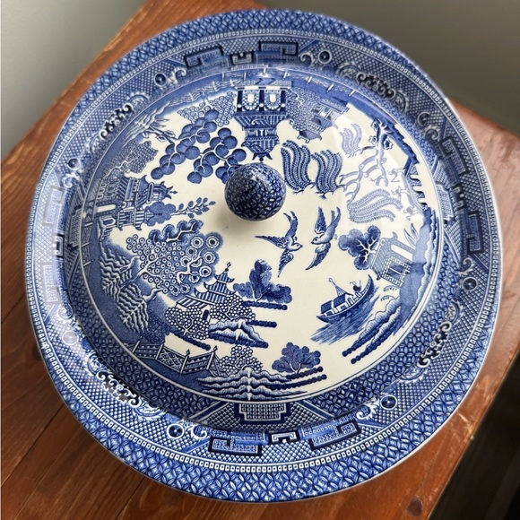 Johnson Bros Other - Vintage Blue Willow Lidded Dish Johnson Bros England Kitchenware